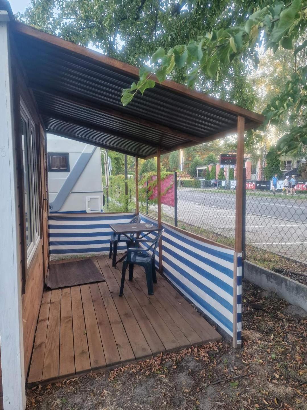Glamping Na Polu Kempingowym Holiday home Okuninka